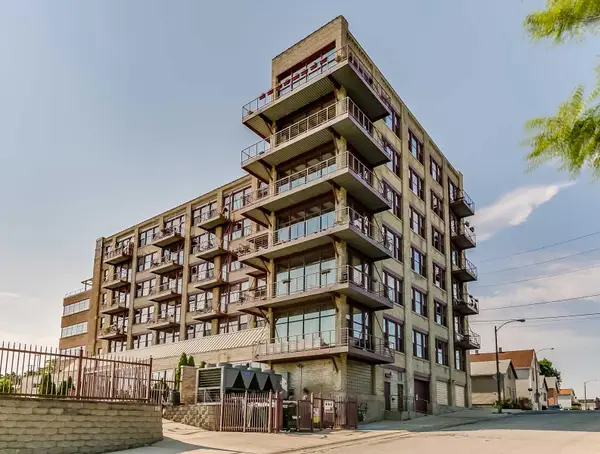 215 W Maple St, Milwaukee, WI 53204