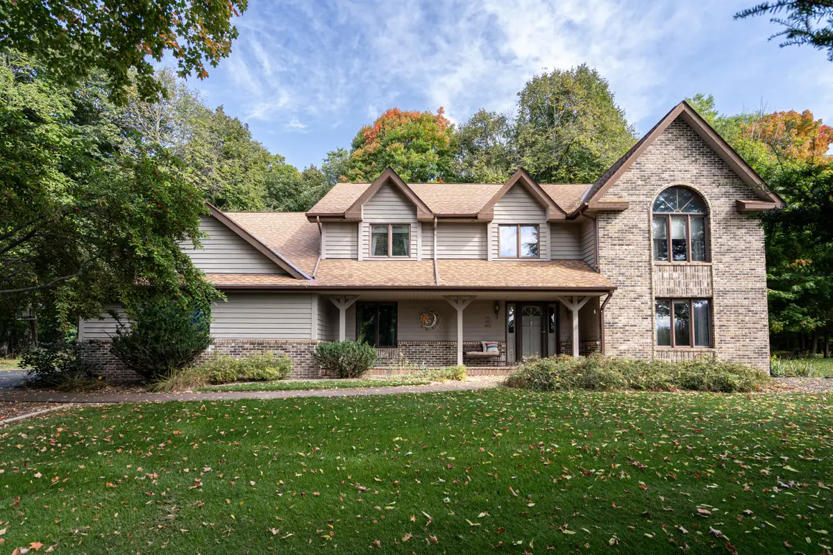 1896 Shady Ln, Grafton, WI 53024 - #1
