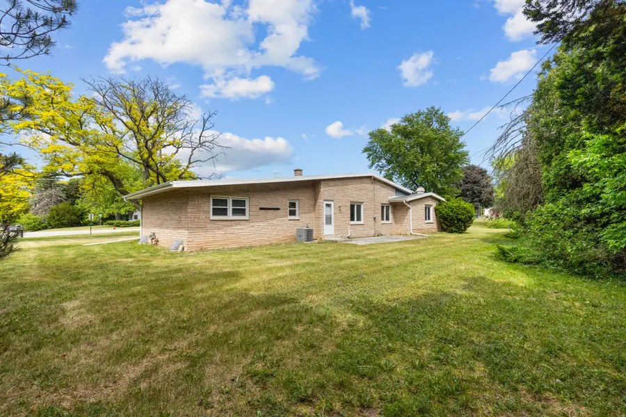 18345 Ashlea Dr, Brookfield, WI 53045 - #3
