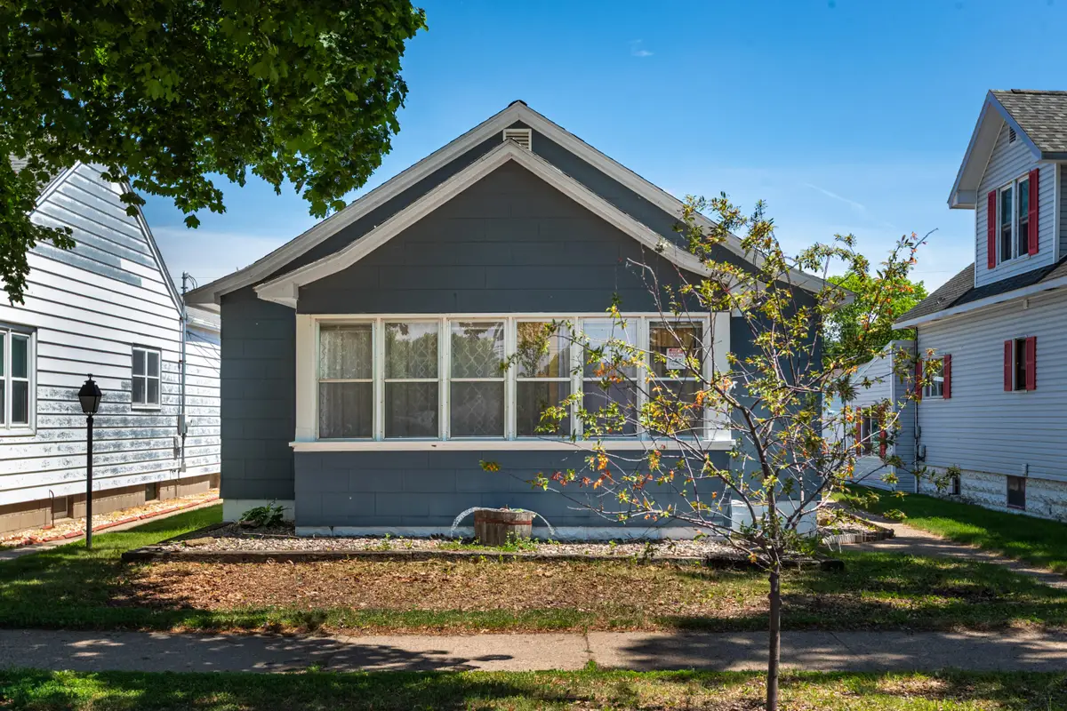 2030 Wood St, La Crosse, WI 54603 - #1