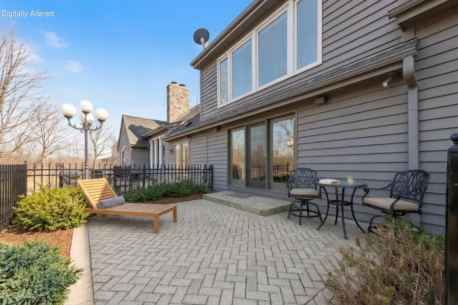 2618 W Lake Park Ct, Mequon, WI 53092 - #3