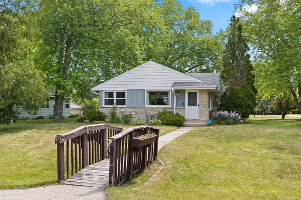 8024 N 62nd St, Brown Deer, WI 53223