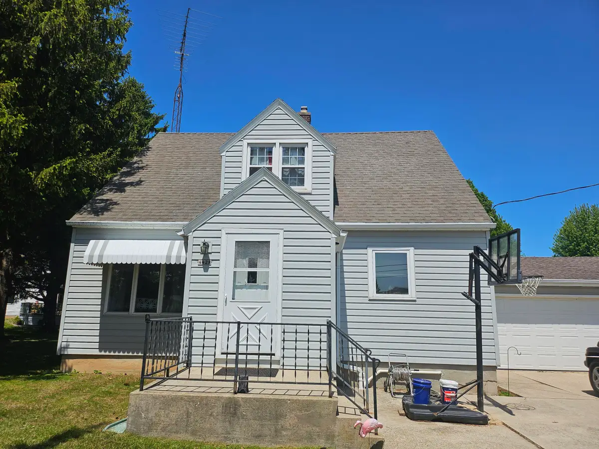 4428 Menasha Ave, Manitowoc, WI 54220 - #1