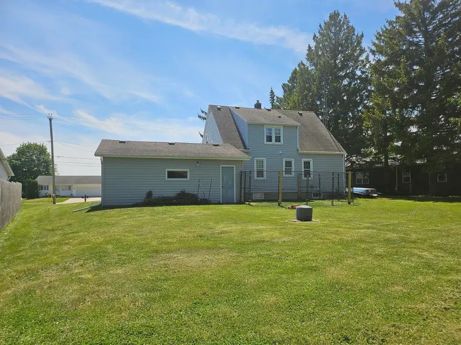 4428 Menasha Ave, Manitowoc, WI 54220 - #3