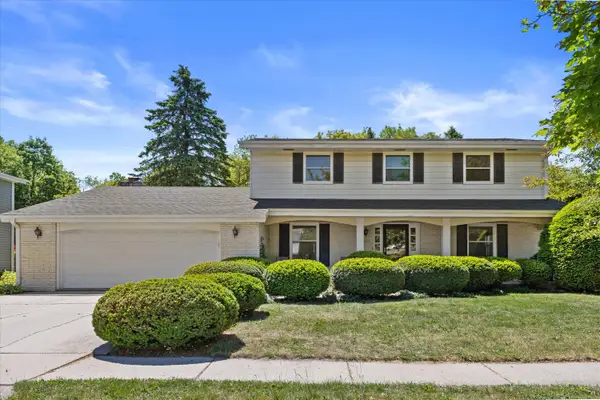 6436 Riverdale Ln, Greendale, WI 53129