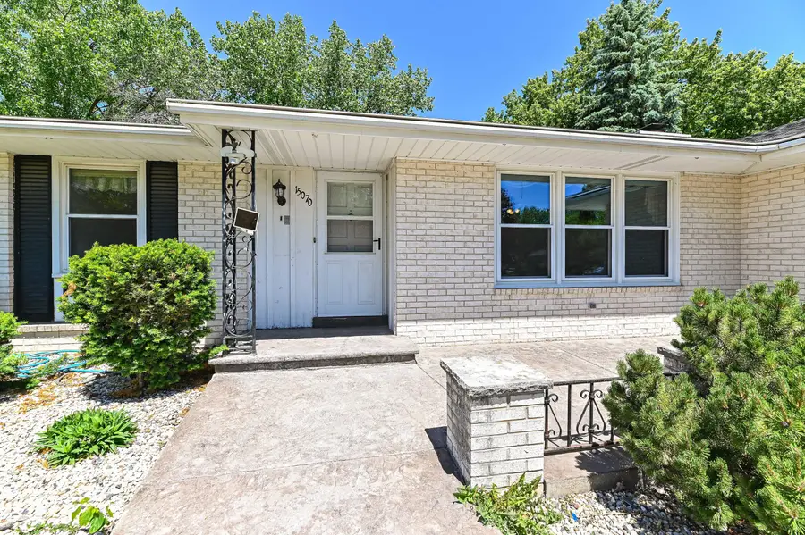 15070 W Mark Dr, New Berlin, WI 53151 - #2