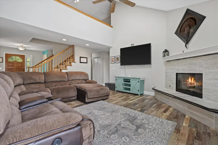 N7101 Lakeshore Ave, Sugar Creek, WI 53121 - #3