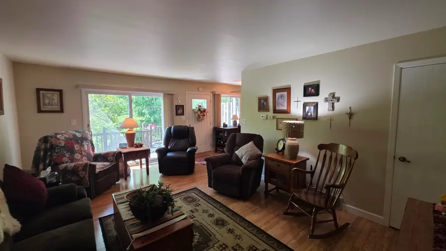 2609 Cross Creek Dr, Sheboygan, WI 53081 - #2