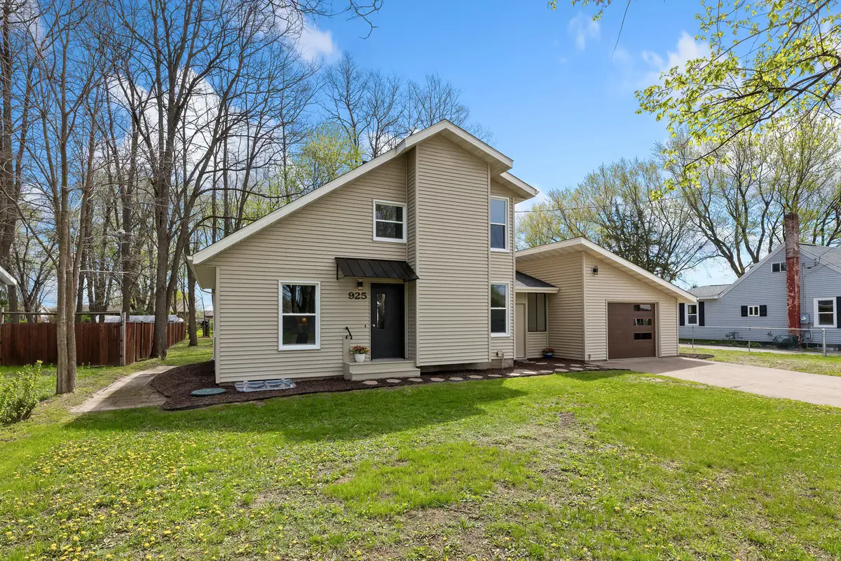 925 Mill St, Sparta, WI 54656 - #1