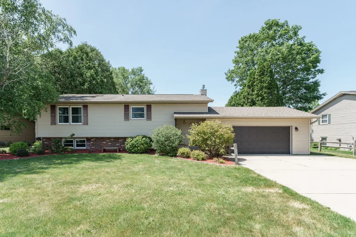 718 N Water St, Watertown, WI 53098 - #1
