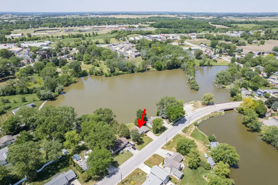 718 N Water St, Watertown, WI 53098 - #3