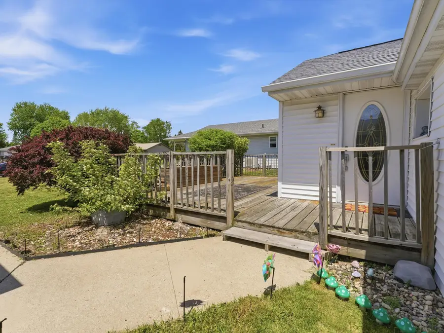 1035 N 43 St, Manitowoc, WI 54220 - #2