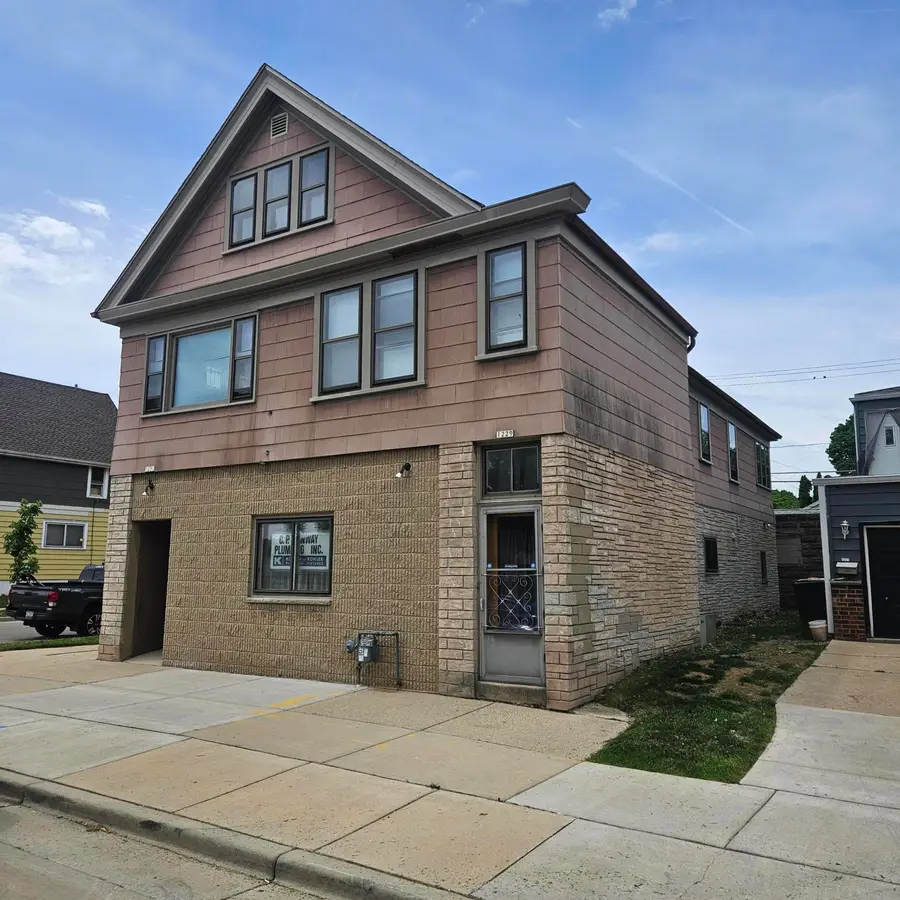 1229 S 62nd St, West Allis, WI 53214 - #2