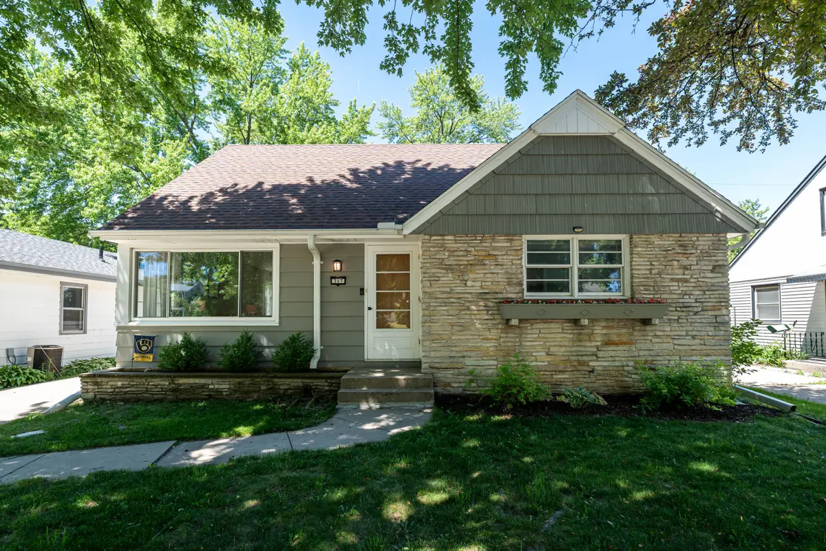 317 N 110th St, Wauwatosa, WI 53226 - #1