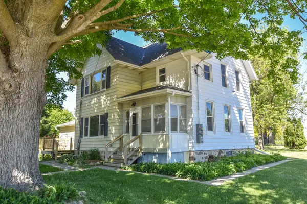 20 Otto Dr, Hartford, WI 53027