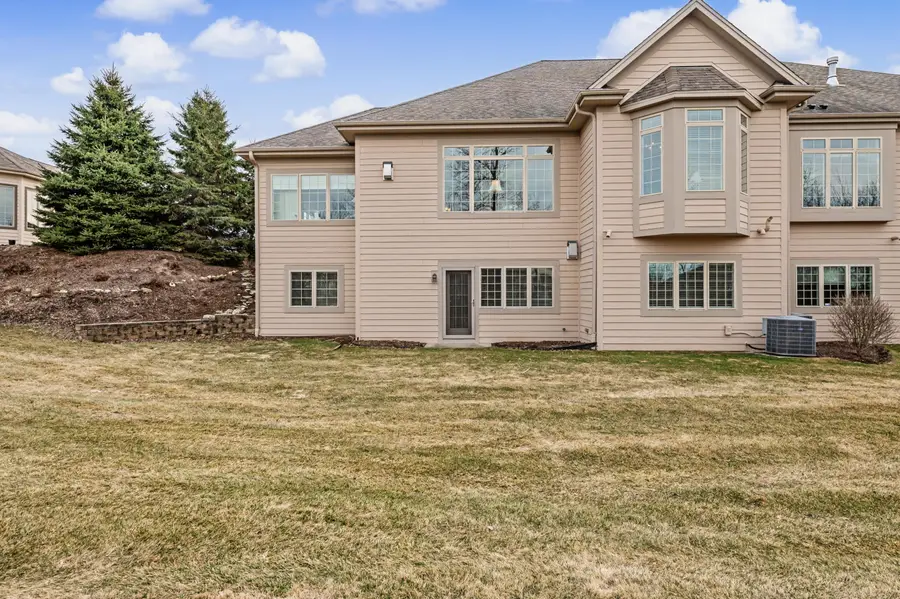 N35W23668 Auburn Ct, Pewaukee, WI 53072 - #2