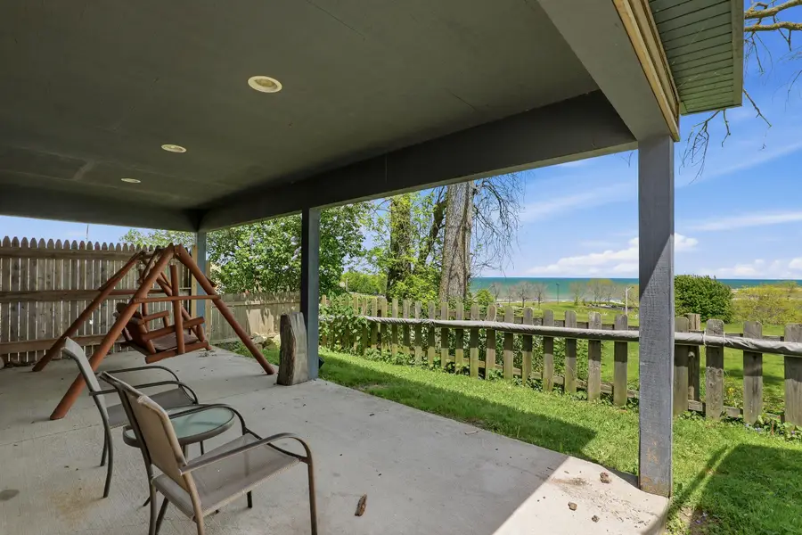 613 N 4 St, Manitowoc, WI 54220 - #3