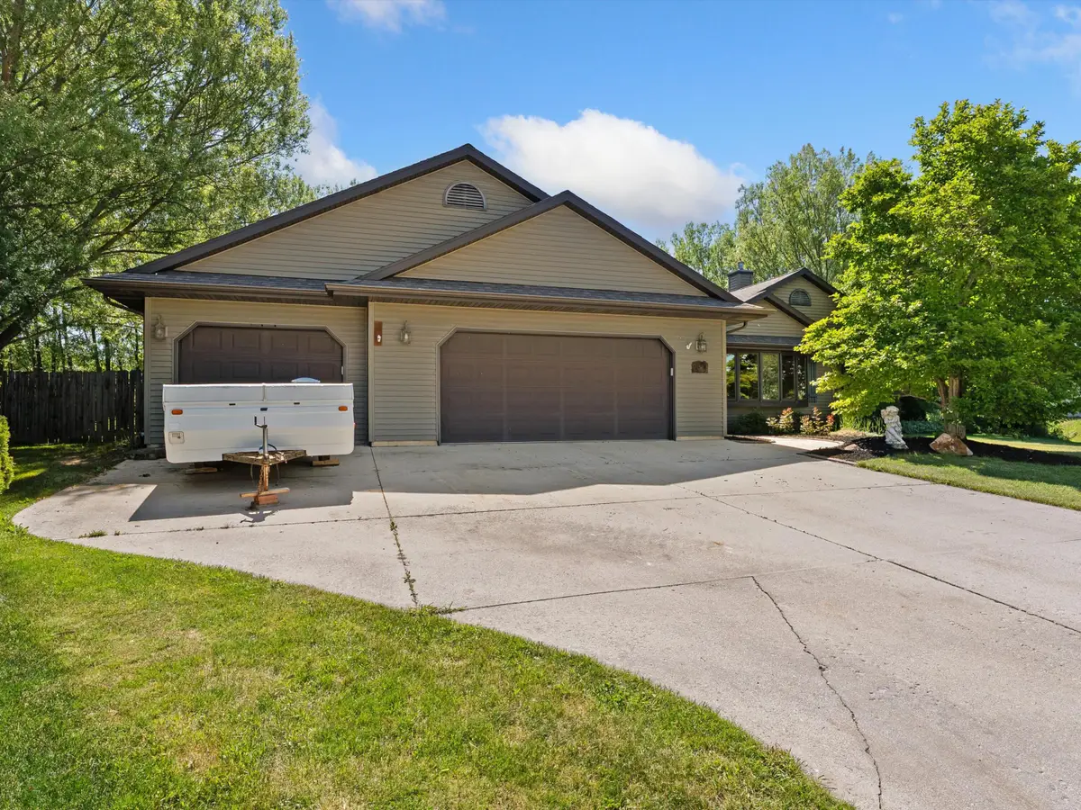 1207 Hummingbird Pl, Sheboygan Falls, WI 53085 - #1