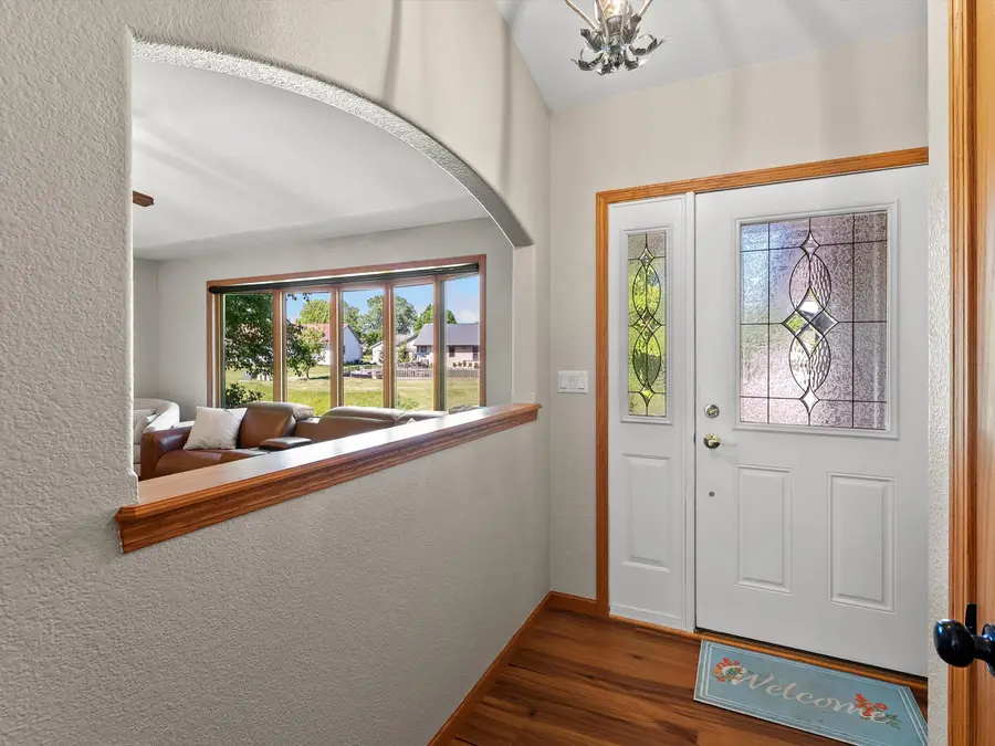 1207 Hummingbird Pl, Sheboygan Falls, WI 53085 - #3