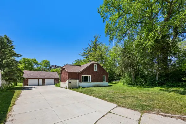 509 S 105th St, West Allis, WI 53214