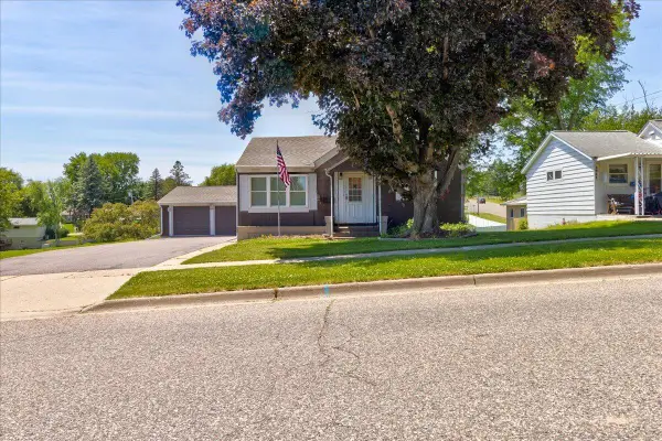 1053 Mitscher Ave, Hillsboro, WI 54634
