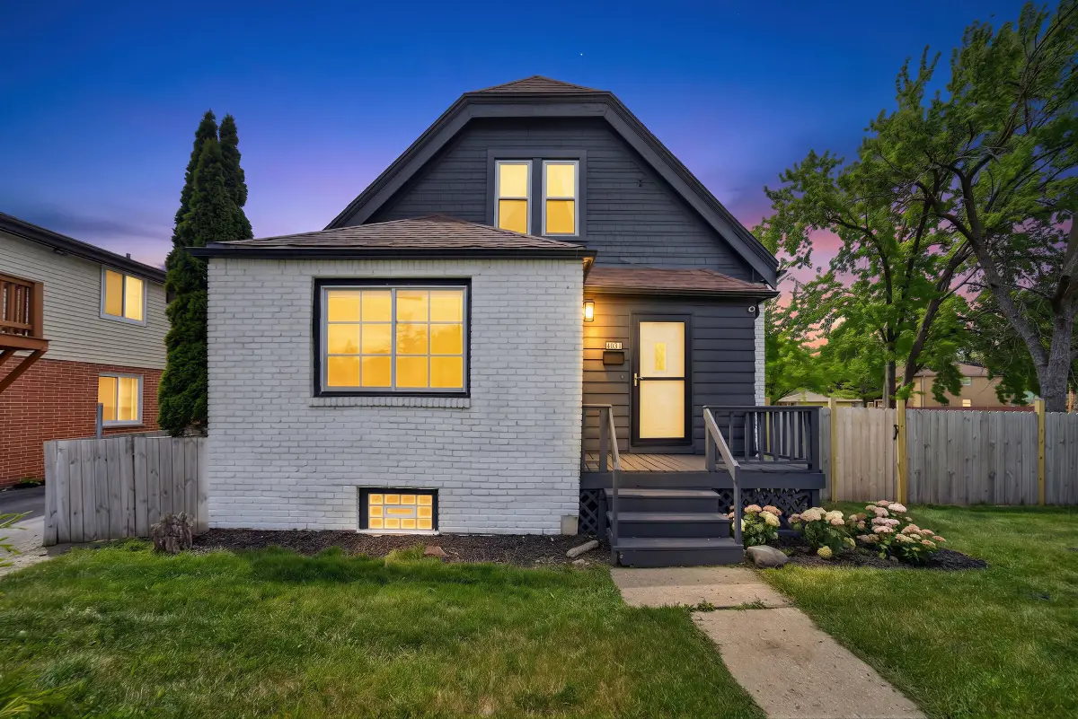 4821 W Hampton Ave, Milwaukee, WI 53218 - #1