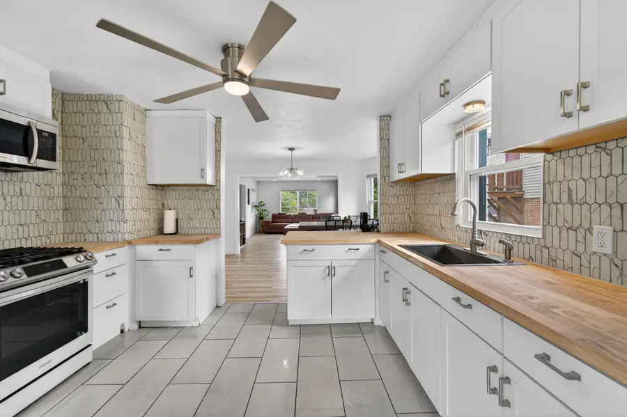 4821 W Hampton Ave, Milwaukee, WI 53218 - #3