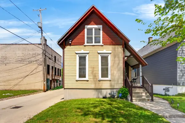 216 W Center St, Milwaukee, WI 53212