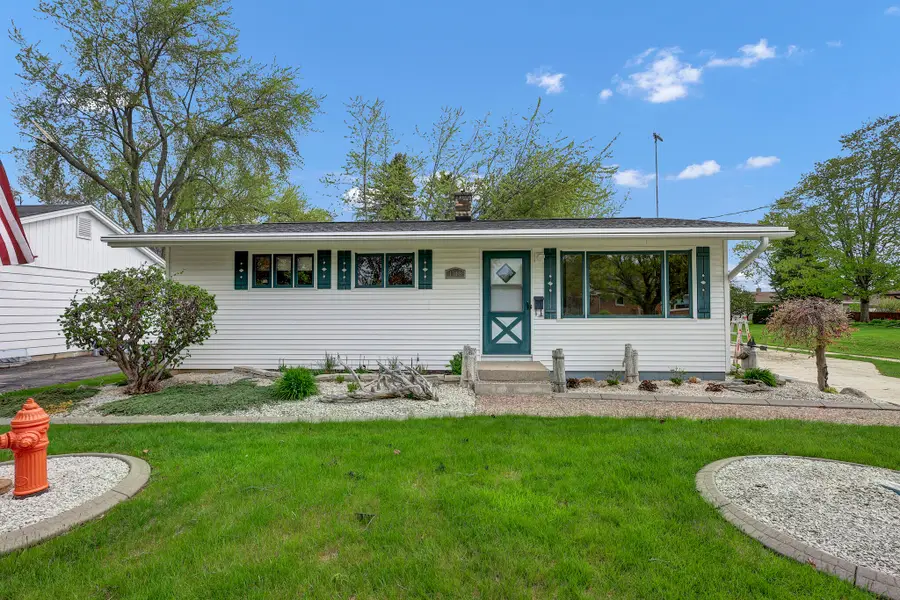 1718 Nagle Ave, Manitowoc, WI 54220 - #2