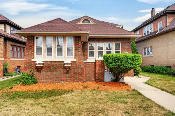 3056 N 55th St, Milwaukee, WI 53210