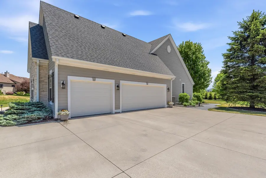 129 Preserve Ct, Grafton, WI 53024 - #3