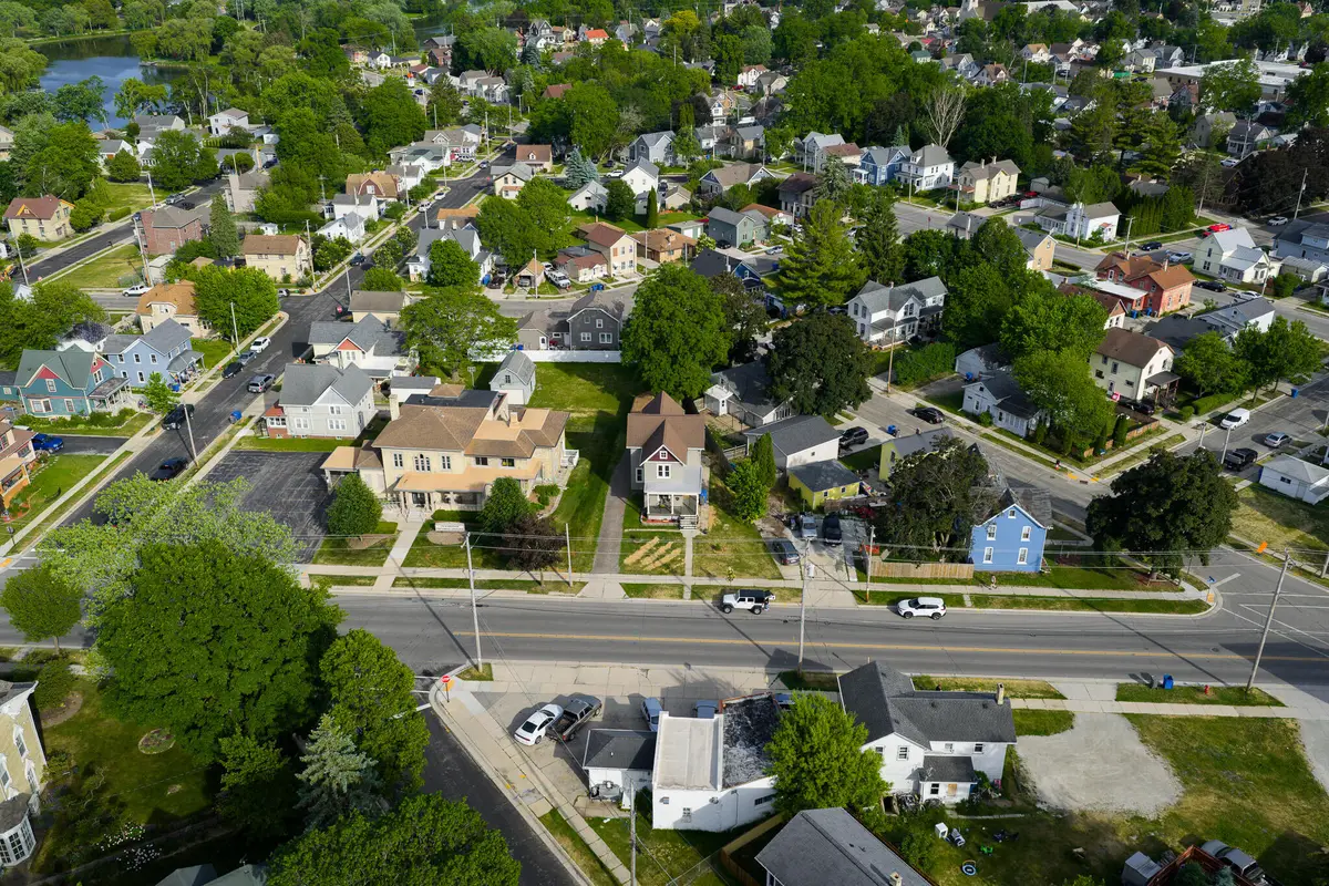 711 N Fourth St, Watertown, WI 53098 - #1