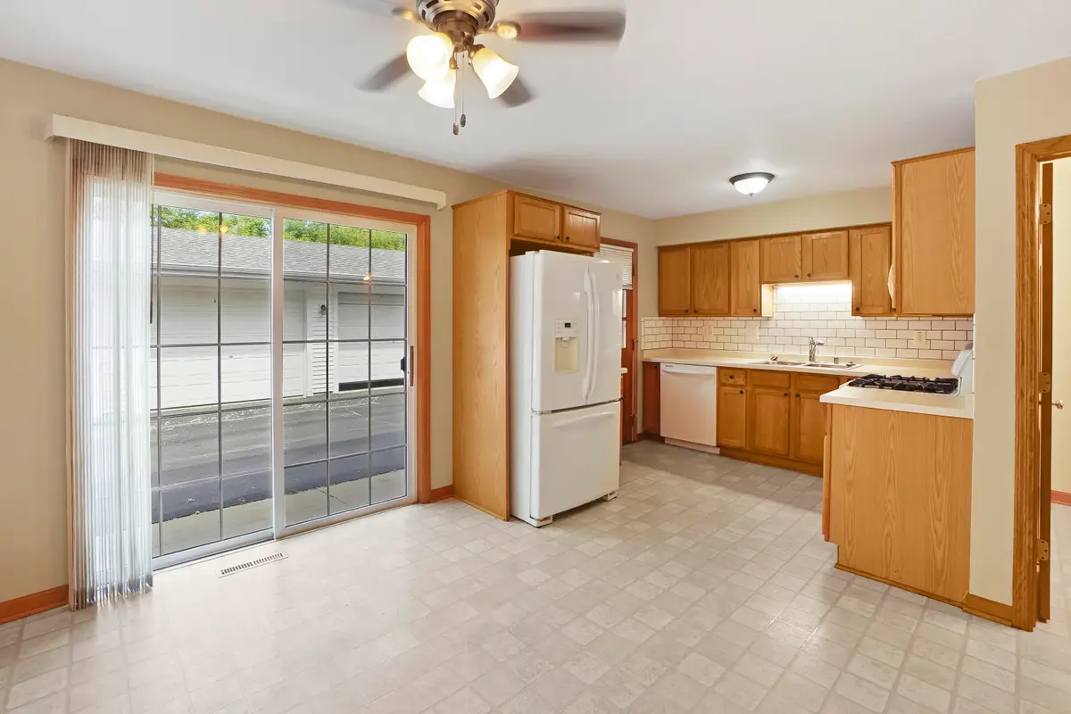 449 W Wisconsin Ave, Oconomowoc, WI 53066 - #1