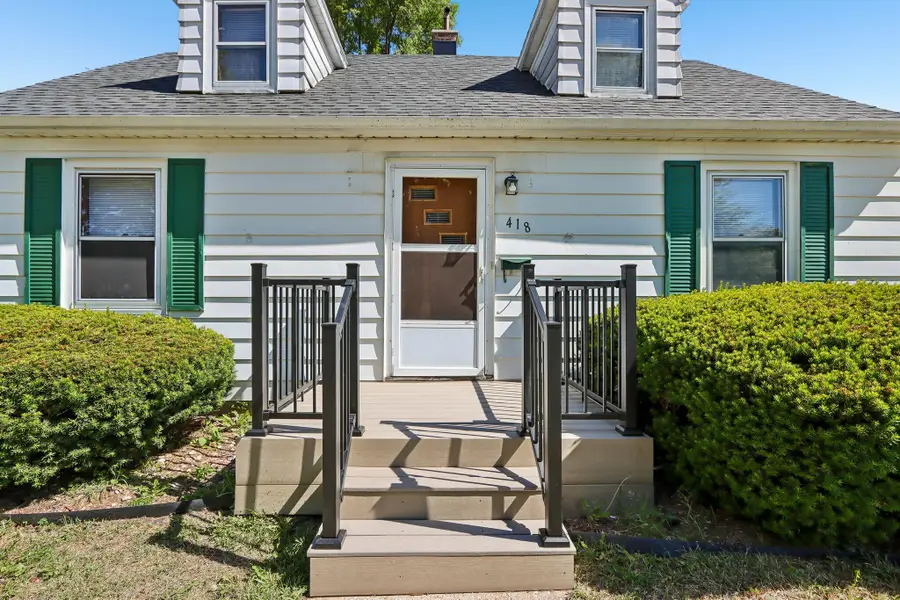 418 Harrison Ave, Waukesha, WI 53186 - #2