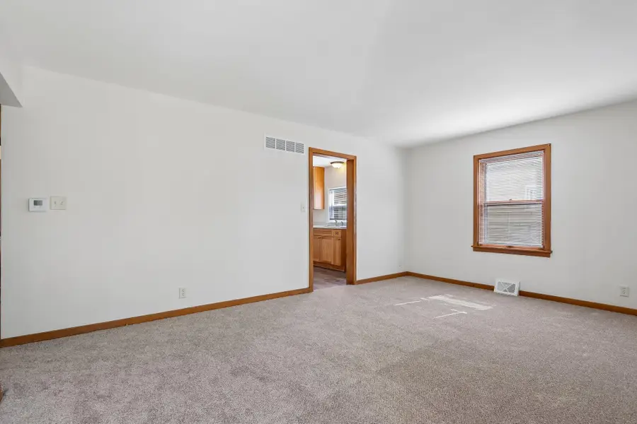 418 Harrison Ave, Waukesha, WI 53186 - #3