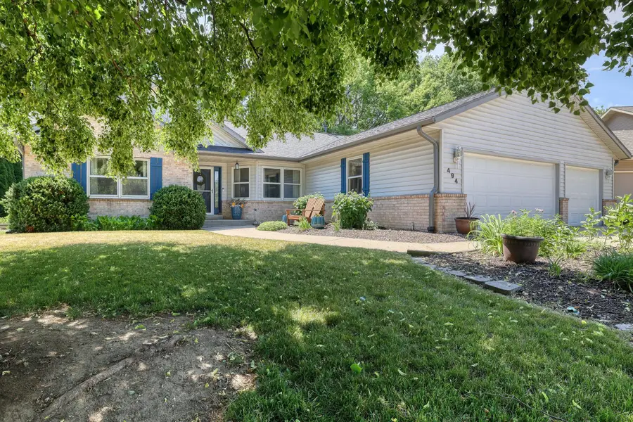 494 Quinlan Ct, Pewaukee, WI 53072 - #2