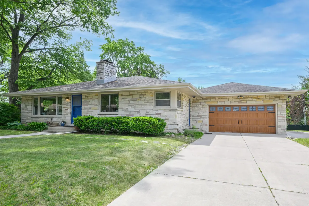11909 W Vliet St, Wauwatosa, WI 53226 - #1