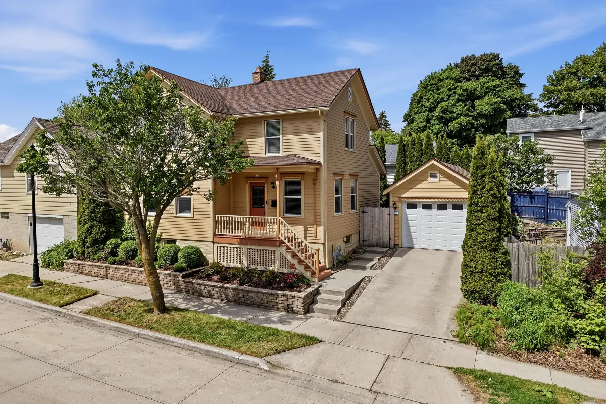 822 N 4th St, Sheboygan, WI 53081 - #1