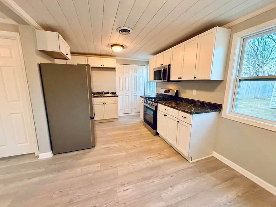 W1038 Geranium Rd, Genoa City, WI 53128 - #3