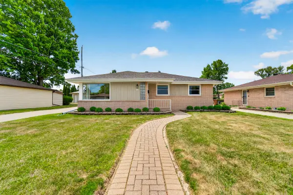 1505 Mackinac Ave, South Milwaukee, WI 53172