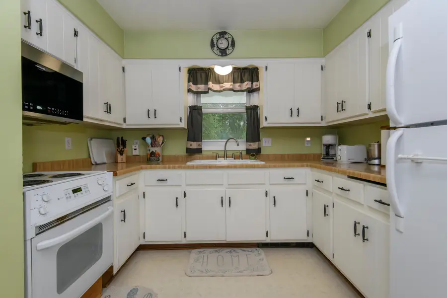 W229 Golden Lake Park Cir, Concord, WI 53066 - #2