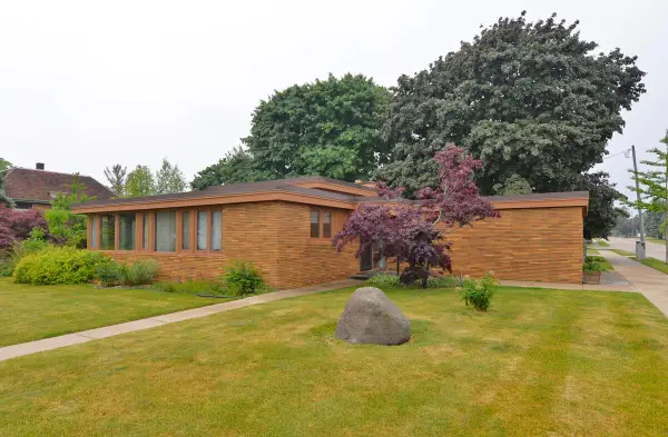 4001 Haven Ave, Racine, WI 53405