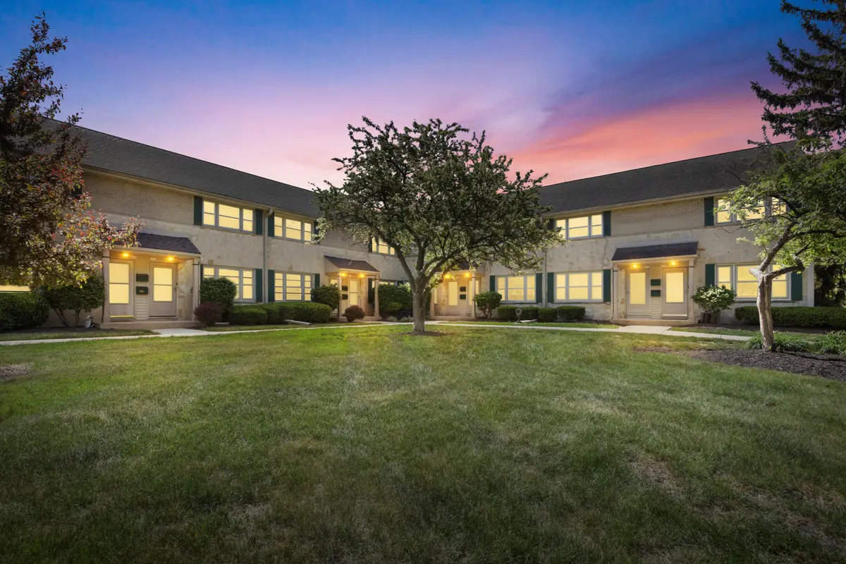 4910 N Shoreland Ave, Whitefish Bay, WI 53217 - #1