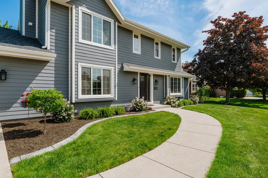 11110 W Woodside Dr, Hales Corners, WI 53130 - #2