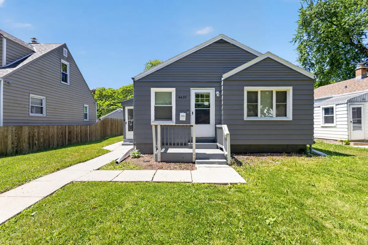 4439 N 45th St, Milwaukee, WI 53218 - #1