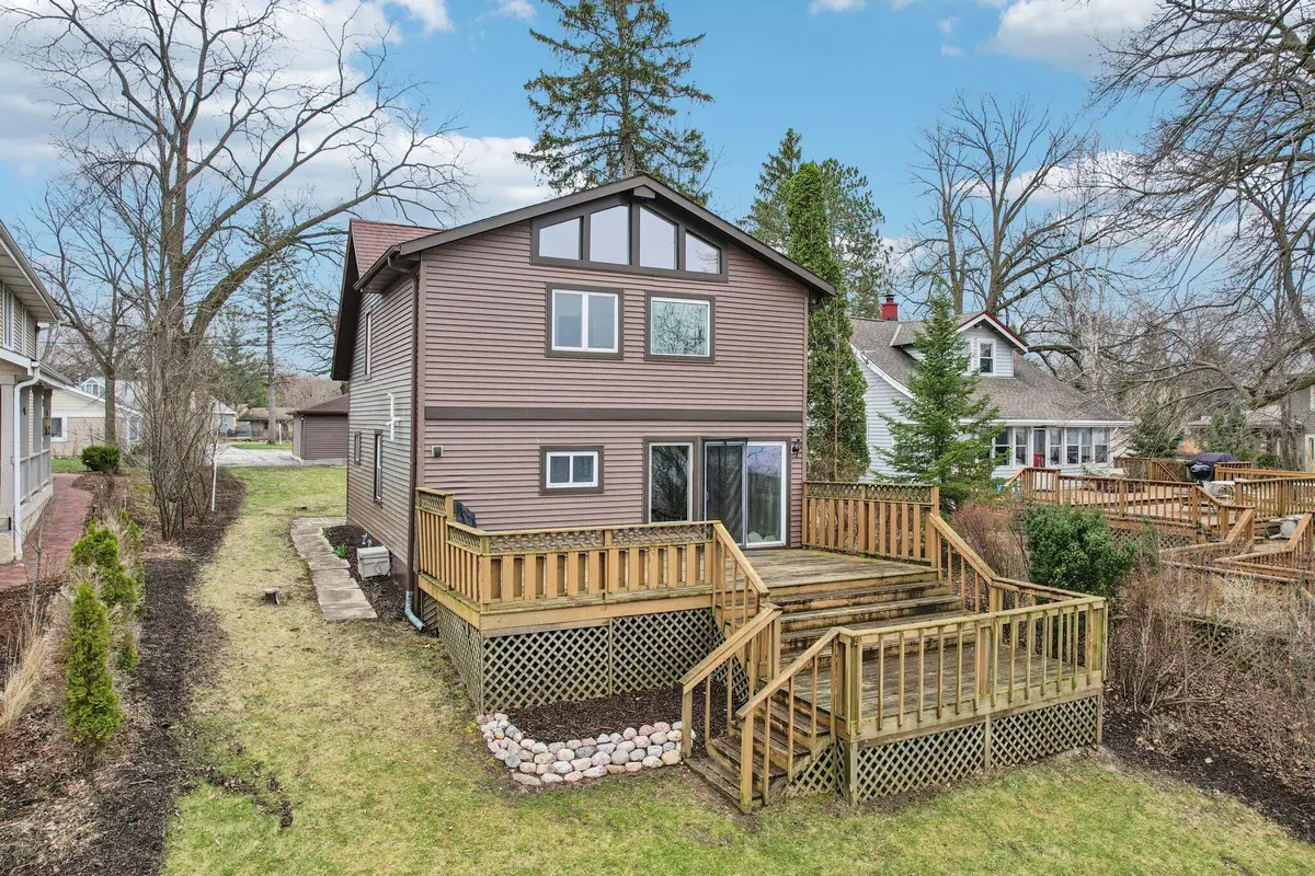 S73W17268 Lake Dr, Muskego, WI 53150 - #1