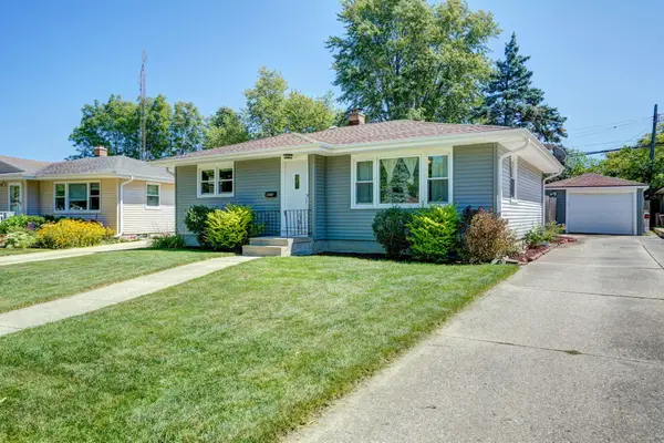 4015 Harding Rd, Kenosha, WI 53142