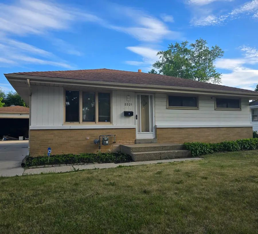 8805 W Bender Ave, Milwaukee, WI 53225 - #2