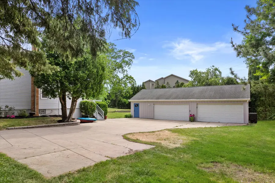1542 3rd St, Delafield, WI 53018 - #2