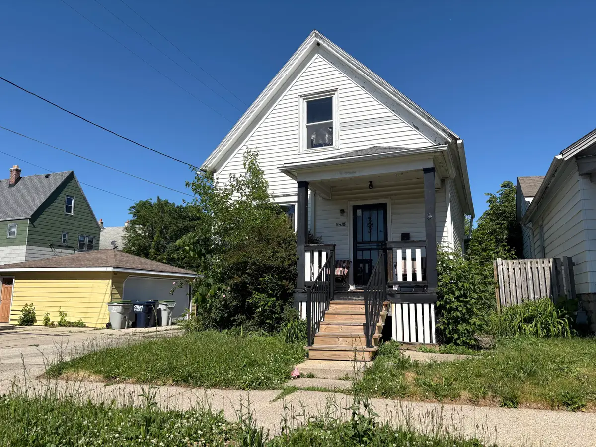 1438 N 26th St, Milwaukee, WI 53205 - #1